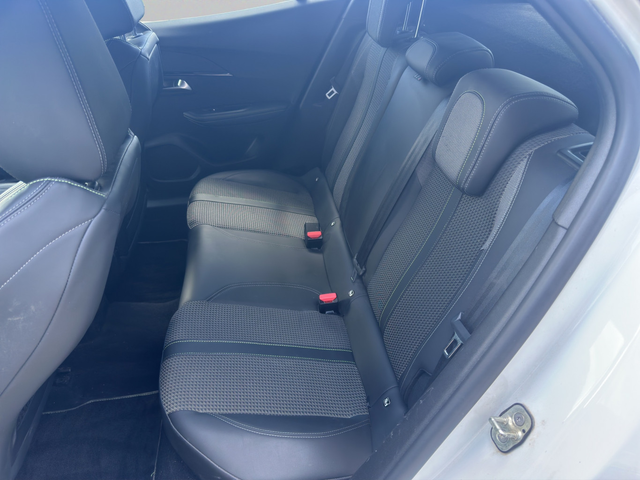 Peugeot 2008 GT - автомобили, коли, обяви за нови и употребявани 10