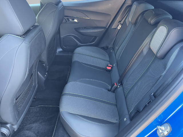 Peugeot 2008 GT - автомобили, коли, обяви за нови и употребявани 9
