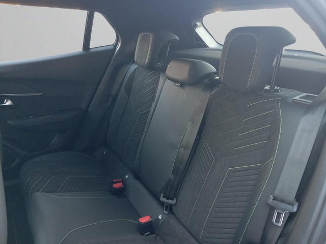 Peugeot 2008 GT EXCLUSIVE 1.2 PureTech 145 HYBRID 48V e-DCS6 EURO 6.4 - автомобили, коли, обяви за нови и употребявани 11