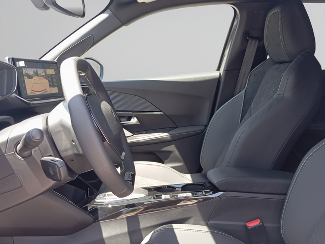Peugeot 2008 GT EXCLUSIVE HYBRID 145 48V e-DCS6 - автомобили, коли, обяви за нови и употребявани 10