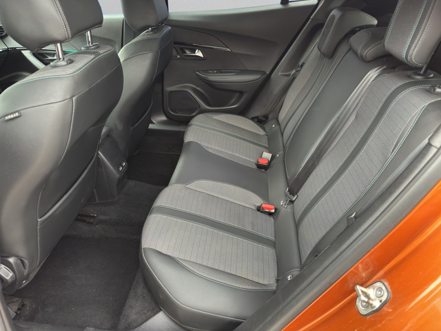 Peugeot 2008 New Line Up ALLURE 1.2 PureTech 130 EAT8 EURO6 - автомобили, коли, обяви за нови и употребявани 11