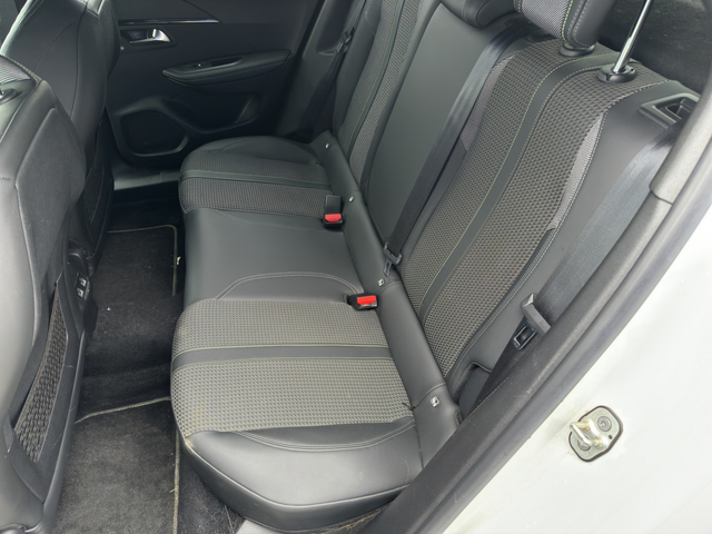 Peugeot 2008 New Line Up GT 1.2 PureTech 130 EAT8 EURO6 - автомобили, коли, обяви за нови и употребявани 10