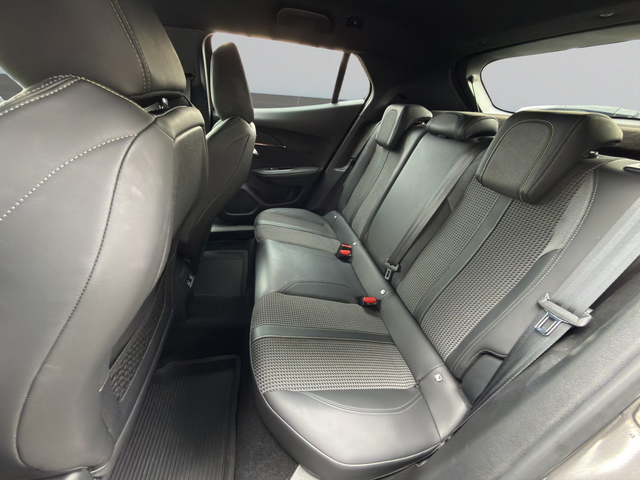 Peugeot 2008 New Line Up GT 1,5 BlueHDi 130 EAT8 EURO6 - автомобили, коли, обяви за нови и употребявани 11