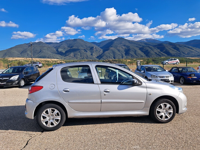 Peugeot 206 206+ - автомобили, коли, обяви за нови и употребявани 3