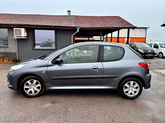 Peugeot 206 - автомобили, коли, обяви за нови и употребявани 4