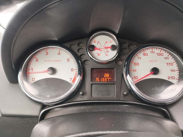 Peugeot 207 1.4i BENZIN - автомобили, коли, обяви за нови и употребявани 13