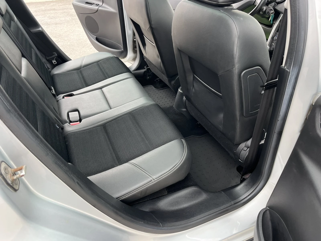 Peugeot 207 SW OUTDOOR 1.6HDI 90кс КОЖА КЛИМАТРОНИК - автомобили, коли, обяви за нови и употребявани 9