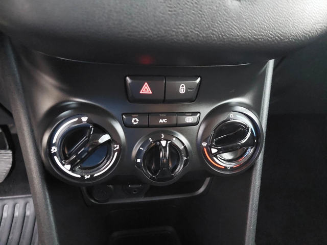 Peugeot 208 1,6e-HDi 92ps - автомобили, коли, обяви за нови и употребявани 13