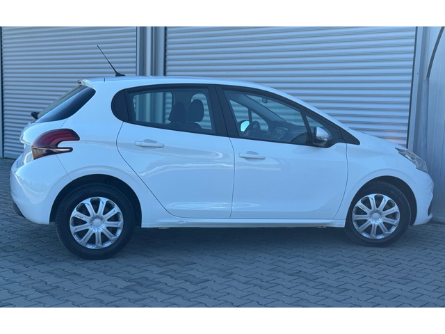 Peugeot 208 1, 5hdi 102ps, евро 6D, adblue, клима, нави, мулти - автомобили, коли, обяви за нови и употребявани 6