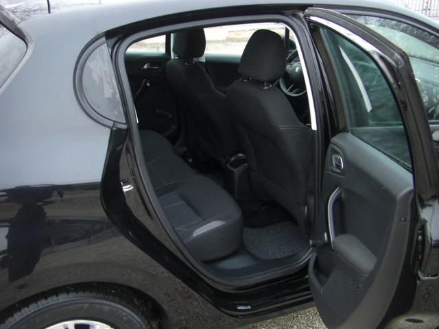 Peugeot 208 1.4hdi NAVI EURO 5B - автомобили, коли, обяви за нови и употребявани 13