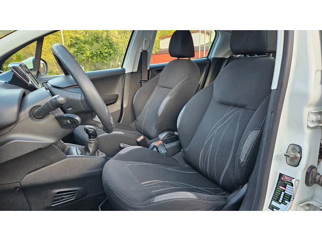 Peugeot 208 1.4 Hdi Klima/Navig - автомобили, коли, обяви за нови и употребявани 11