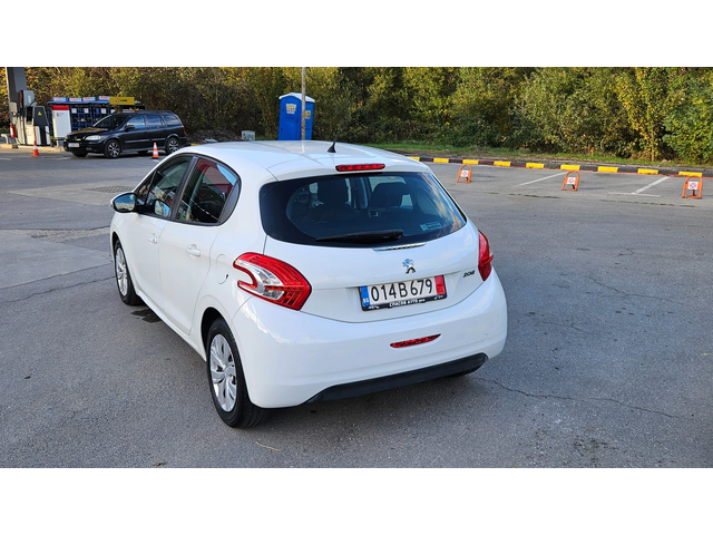 Peugeot 208 1.4 Hdi Klima/Navig - автомобили, коли, обяви за нови и употребявани 2