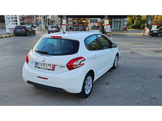 Peugeot 208 1.4 Hdi Klima/Navig - автомобили, коли, обяви за нови и употребявани 3