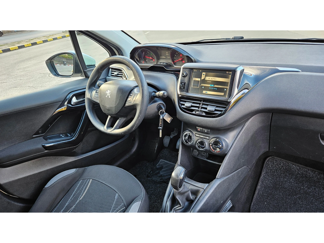 Peugeot 208 1.4 Hdi Klima/Navig - автомобили, коли, обяви за нови и употребявани 9