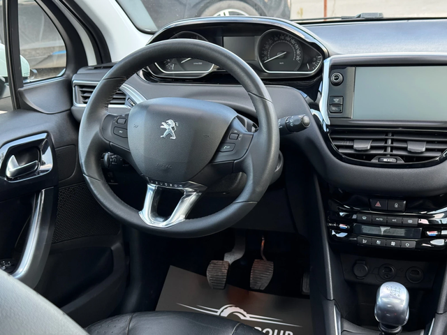 Peugeot 208 1.6HDI КОЖА/ПАНОРАМА/НАВИГАЦИЯ - автомобили, коли, обяви за нови и употребявани 11