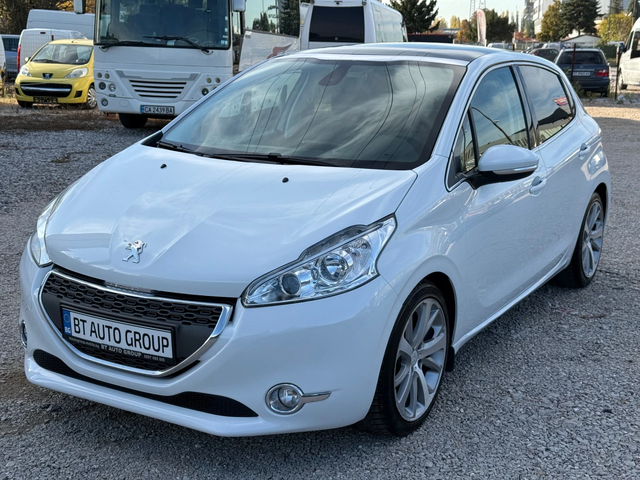 Peugeot 208 1.6HDI КОЖА/ПАНОРАМА/НАВИГАЦИЯ - автомобили, коли, обяви за нови и употребявани 1