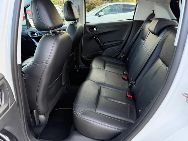 Peugeot 208 1.6HDI КОЖА/ПАНОРАМА/НАВИГАЦИЯ - автомобили, коли, обяви за нови и употребявани 7