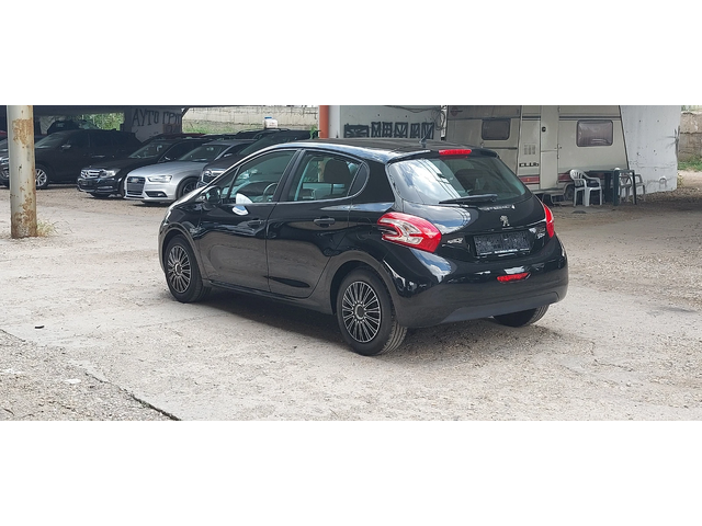 Peugeot 208 1.2 vti 115000km - автомобили, коли, обяви за нови и употребявани 12