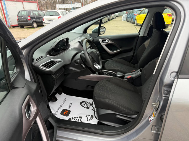 Peugeot 208 1.2 80 kc - автомобили, коли, обяви за нови и употребявани 8