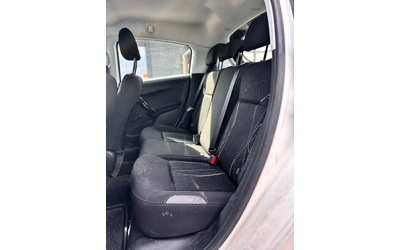 Peugeot 208 - автомобили, коли, обяви за нови и употребявани 10