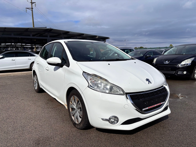 Peugeot 208 - автомобили, коли, обяви за нови и употребявани 1