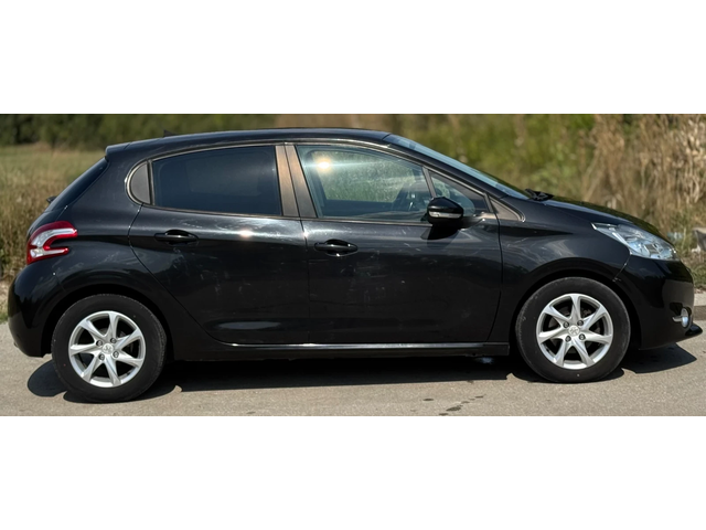 Peugeot 208 1.4HDI /70кс АВТОМАТ - автомобили, коли, обяви за нови и употребявани 6
