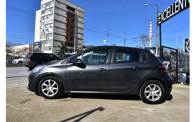 peugeot-208 - 1
