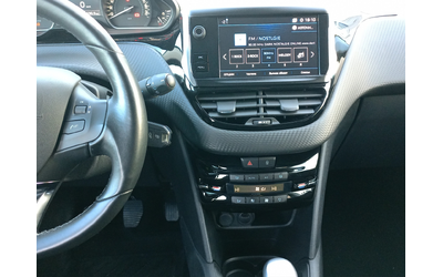 Peugeot 208 5P ALLURE 1.2 e-THP 110 BVM6 S&S EURO 6.2 - автомобили, коли, обяви за нови и употребявани 12