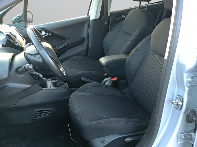 Peugeot 208 5P ALLURE 1.2 e-THP 110 BVM6 S&S EURO 6.2 - автомобили, коли, обяви за нови и употребявани 9