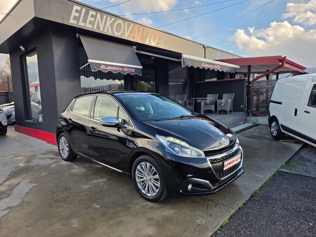 Peugeot 208 81774км 1.2I-110к.с EURO 6B-НАВИГАЦИЯ-ШВЕЙЦАРИЯ - автомобили, коли, обяви за нови и употребявани 0