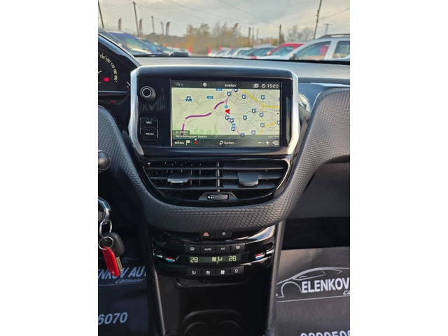 Peugeot 208 81774км 1.2I-110к.с EURO 6B-НАВИГАЦИЯ-ШВЕЙЦАРИЯ - автомобили, коли, обяви за нови и употребявани 11