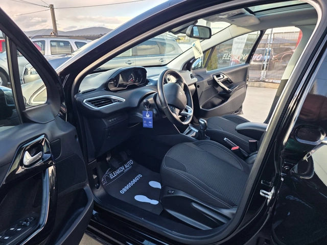 Peugeot 208 81774км 1.2I-110к.с EURO 6B-НАВИГАЦИЯ-ШВЕЙЦАРИЯ - автомобили, коли, обяви за нови и употребявани 12