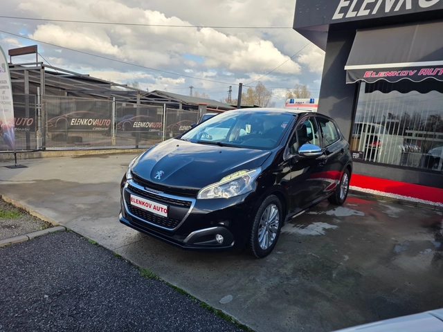 Peugeot 208 81774км 1.2I-110к.с EURO 6B-НАВИГАЦИЯ-ШВЕЙЦАРИЯ - автомобили, коли, обяви за нови и употребявани 2