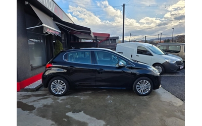 Peugeot 208 81774км 1.2I-110к.с EURO 6B-НАВИГАЦИЯ-ШВЕЙЦАРИЯ - автомобили, коли, обяви за нови и употребявани 7