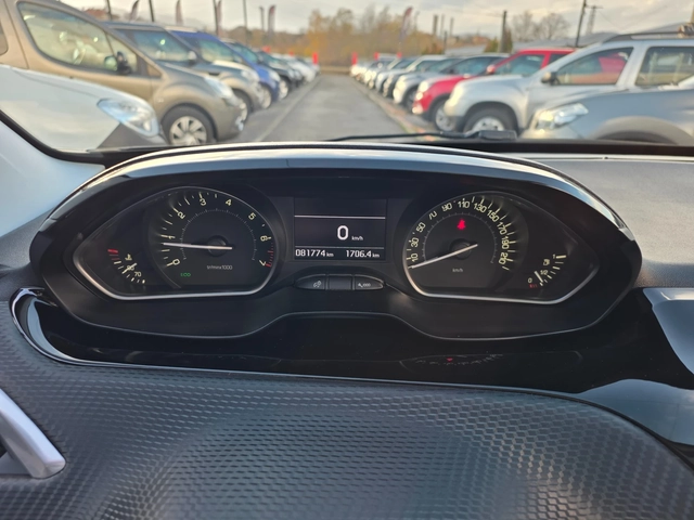 Peugeot 208 81774км 1.2I-110к.с EURO 6B-НАВИГАЦИЯ-ШВЕЙЦАРИЯ - автомобили, коли, обяви за нови и употребявани 9