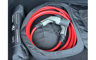 Peugeot  208 e ALLURE PACK - автомобили, коли, обяви за нови и употребявани 15