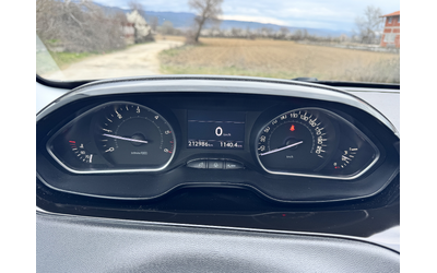 Peugeot 208 ЛИЗИНГ - автомобили, коли, обяви за нови и употребявани 8