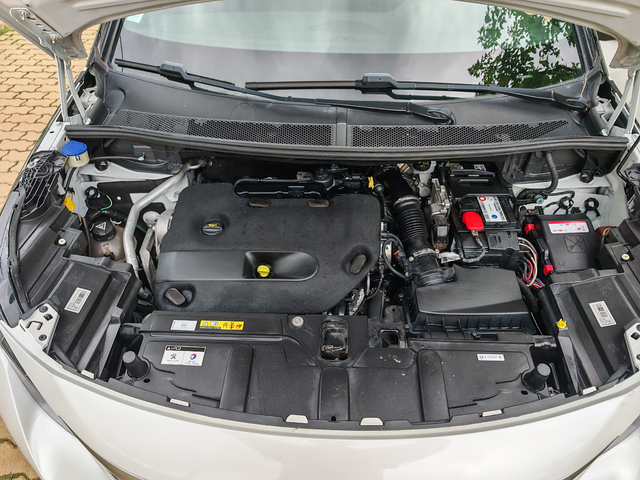 Peugeot 3008 2.0 HDI-GT LINE-КОЖА-НАВИГАЦИЯ-КАМЕРА - автомобили, коли, обяви за нови и употребявани 14