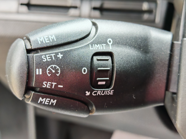 Peugeot 3008 2.0 HDI-GT LINE-КОЖА-НАВИГАЦИЯ-КАМЕРА - автомобили, коли, обяви за нови и употребявани 18