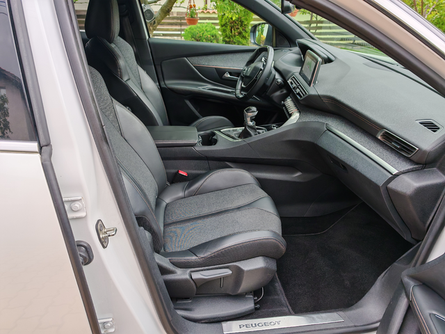 Peugeot 3008 2.0 HDI-GT LINE-КОЖА-НАВИГАЦИЯ-КАМЕРА - автомобили, коли, обяви за нови и употребявани 8
