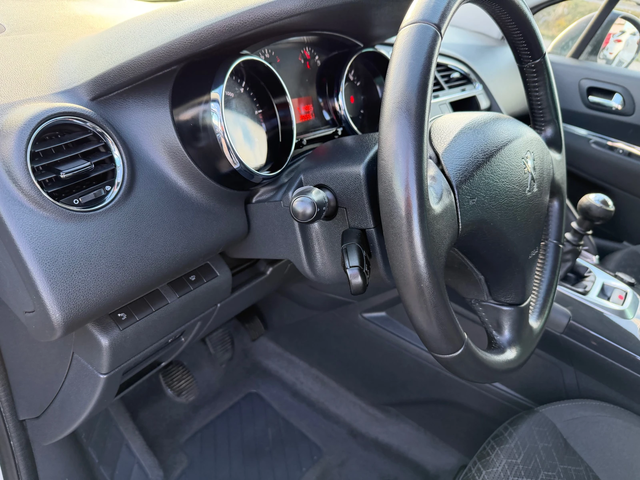 Peugeot 3008 1.6 HDI - автомобили, коли, обяви за нови и употребявани 9