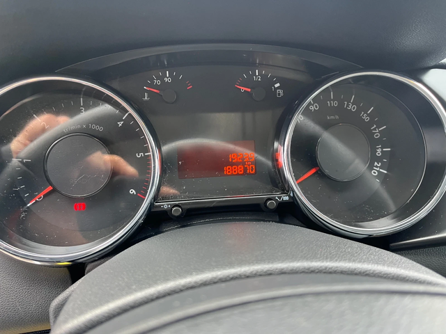 Peugeot 3008 1.6 hdi - автомобили, коли, обяви за нови и употребявани 9