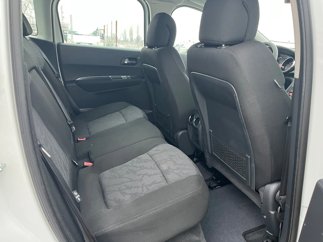 Peugeot 3008 1.6HDI-109-ITALIA - автомобили, коли, обяви за нови и употребявани 6