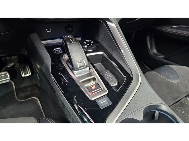 Peugeot 3008 2.0 BlueHDi GT | Адаптивен круиз| Масаж| Панорамa - автомобили, коли, обяви за нови и употребявани 8