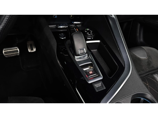Peugeot 3008 2.0 BlueHDi GT | Адаптивен круиз | Панорама - автомобили, коли, обяви за нови и употребявани 10