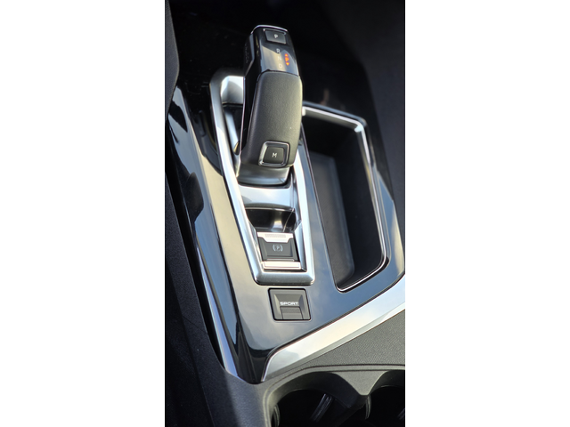 Peugeot 3008 *BlueHDI* * EAT8* - автомобили, коли, обяви за нови и употребявани 12