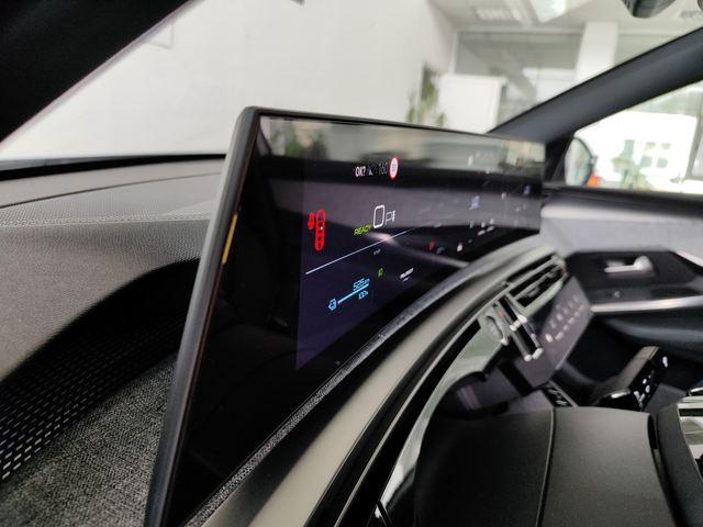 Peugeot 3008 е-3008 GT Electric 157 кВ 210 к.с. - автомобили, коли, обяви за нови и употребявани 11