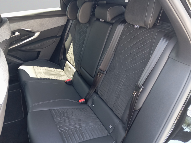 Peugeot 3008 E-3008 GT Electric 157 кВ 210 к.с. - автомобили, коли, обяви за нови и употребявани 11