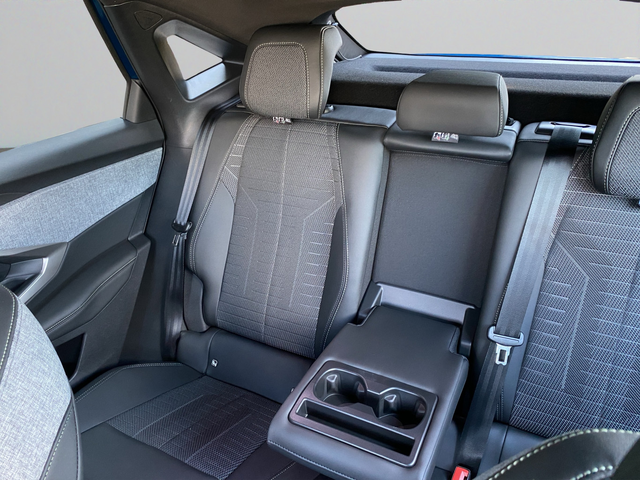 Peugeot 3008 GT 1.2 PureTech 145 HYBRID 48V e-DCS6 EURO 6.4 - автомобили, коли, обяви за нови и употребявани 11