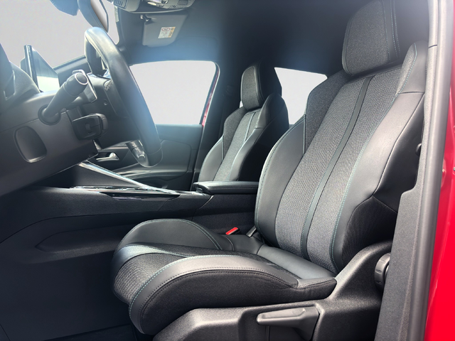 Peugeot 3008 New Line Up ALLURE PACK 1.2 PureTech 130 S&S EAT8 EURO 6.4 - автомобили, коли, обяви за нови и употребявани 9